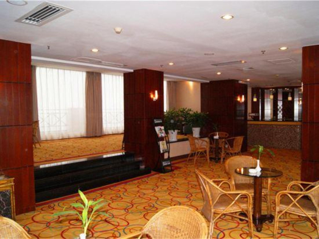 Gofront Hotel