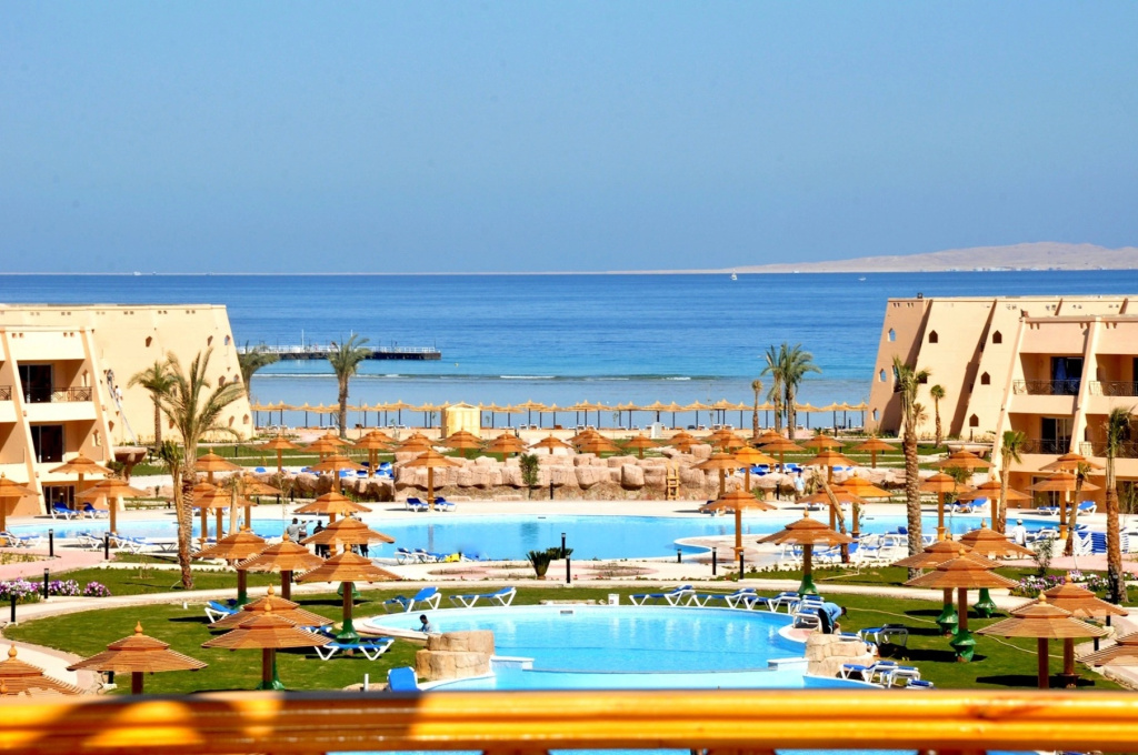 Beach & Waterfront