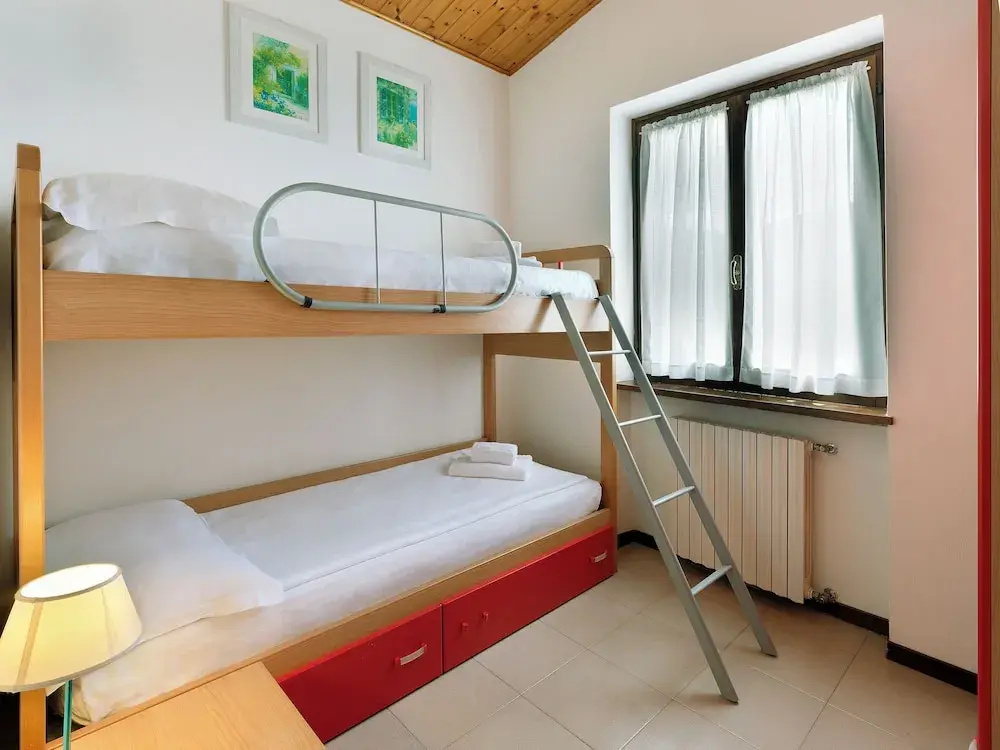 2 Bedrooms Standard Apartment with balcony and with lake view