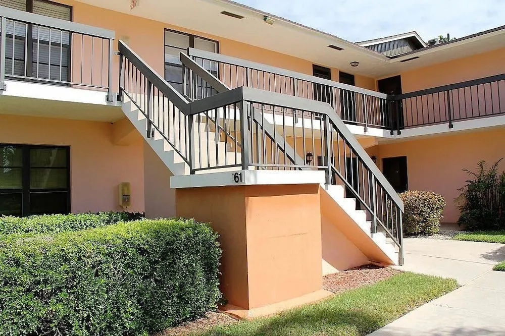 Greenbrier St Condo