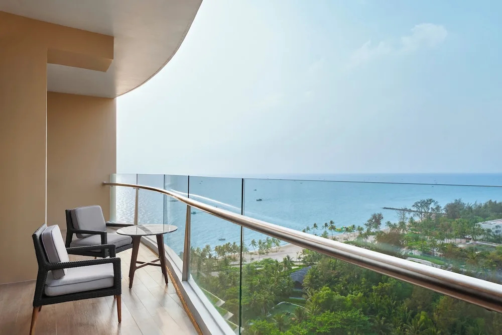 Intercontinental Phu Quoc Long Beach Resort