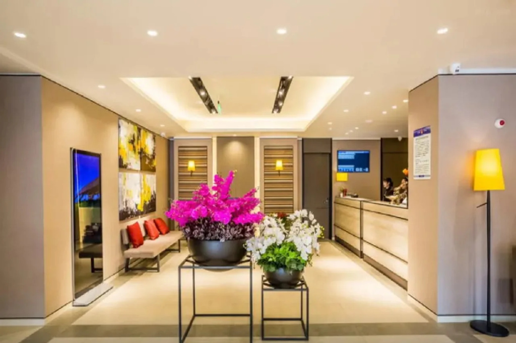 Lobby & Reception