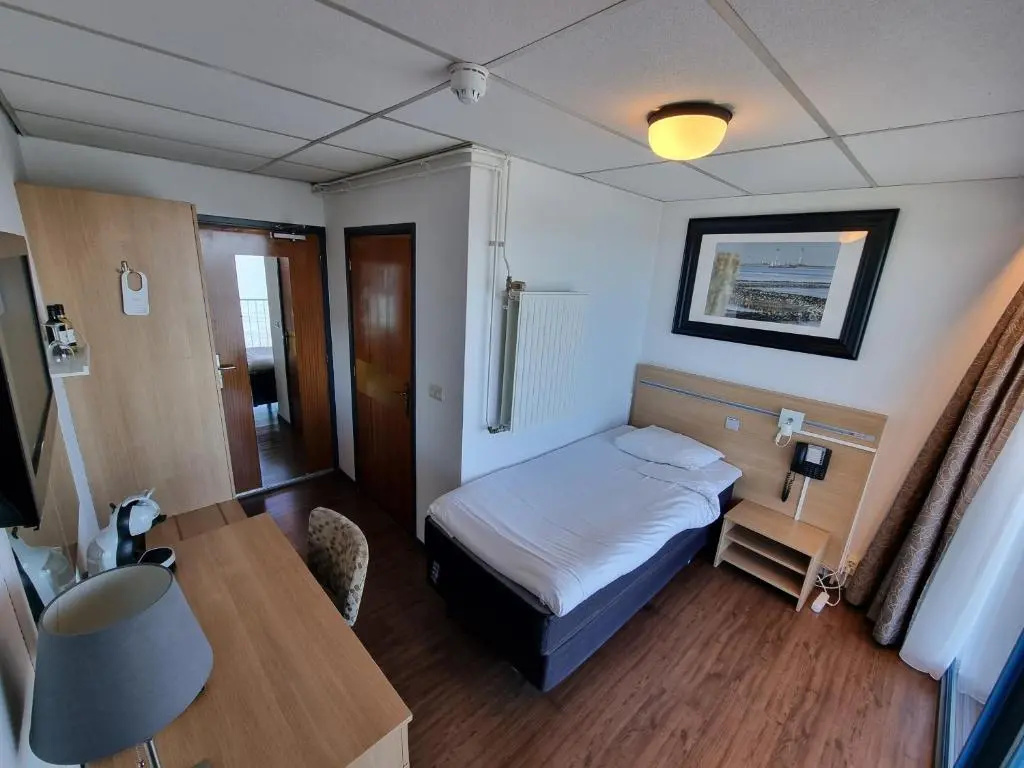 Standard Single room with sea view