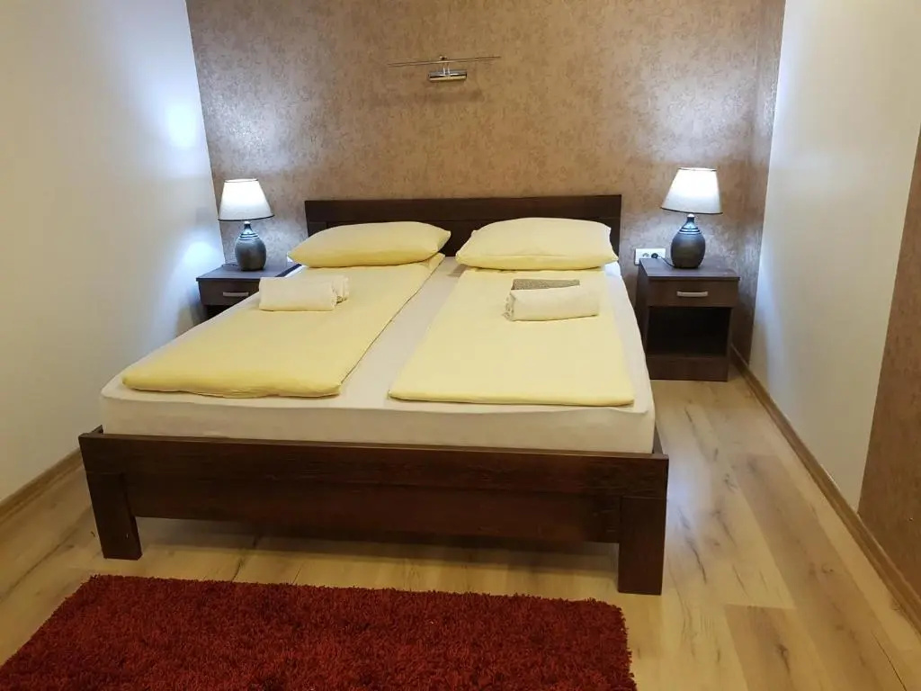 Economy room