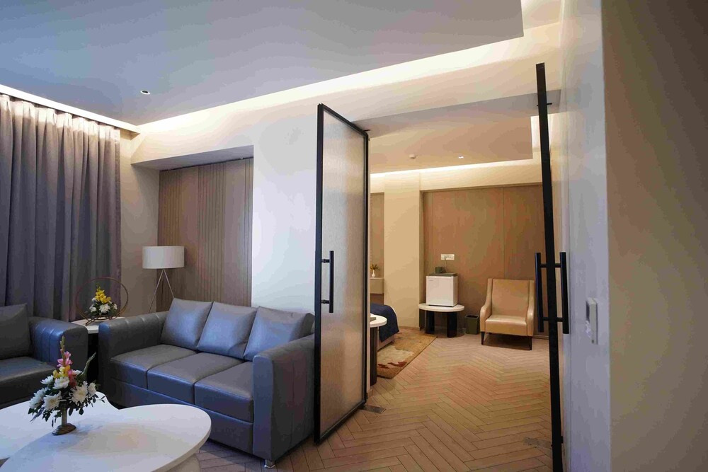 Premium Suite