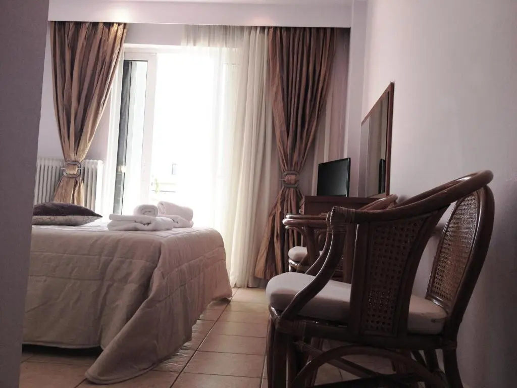 Deluxe Double room (full double bed)