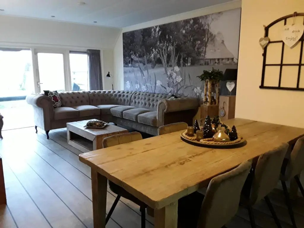3 Bedrooms Apartment