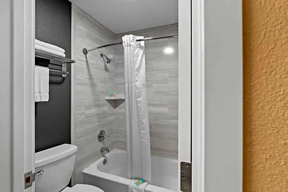 Double Studio (full double bed)