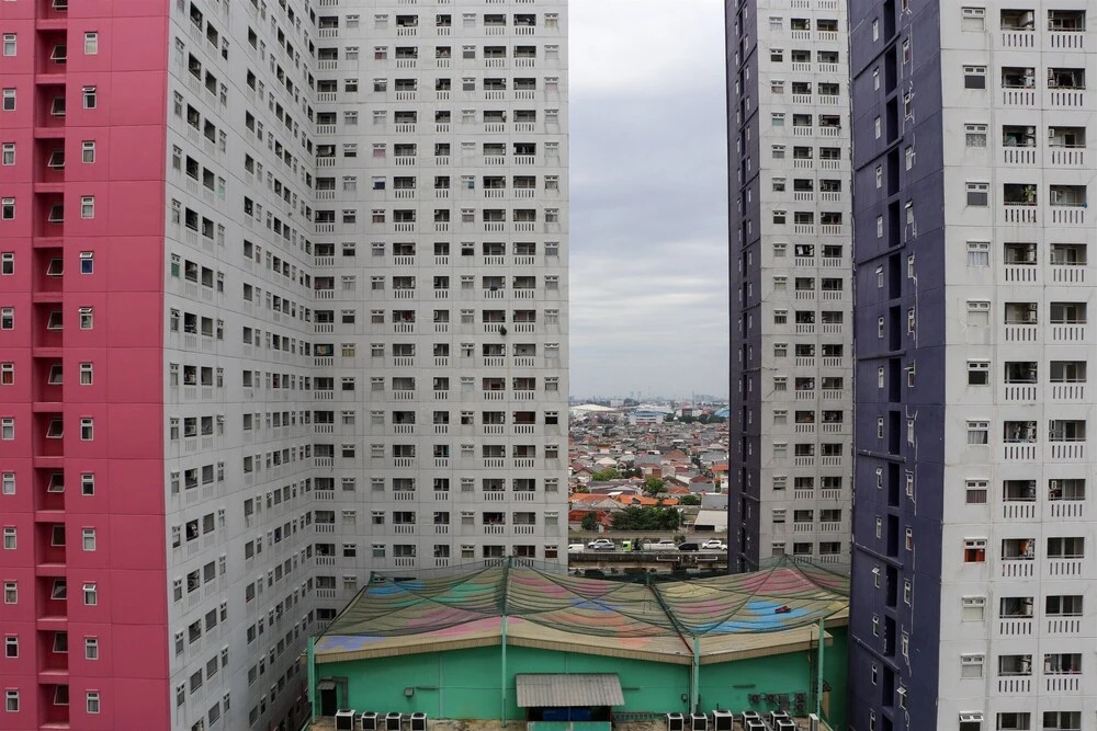 Modern 2Br Green Pramuka City Apartment Near Shopping Center