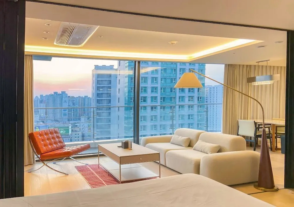 Standard Double room with balcony (full double bed)