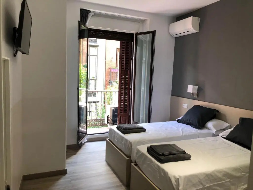 Standard Double room with balcony (twin beds)
