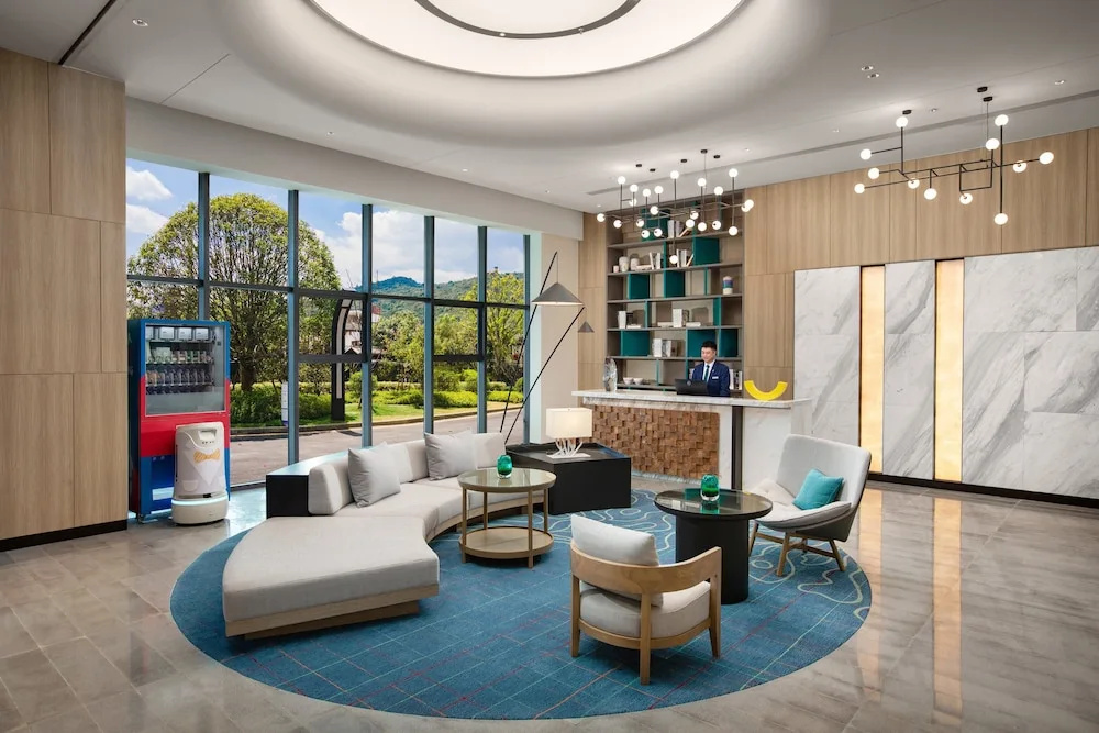 Lobby & Reception