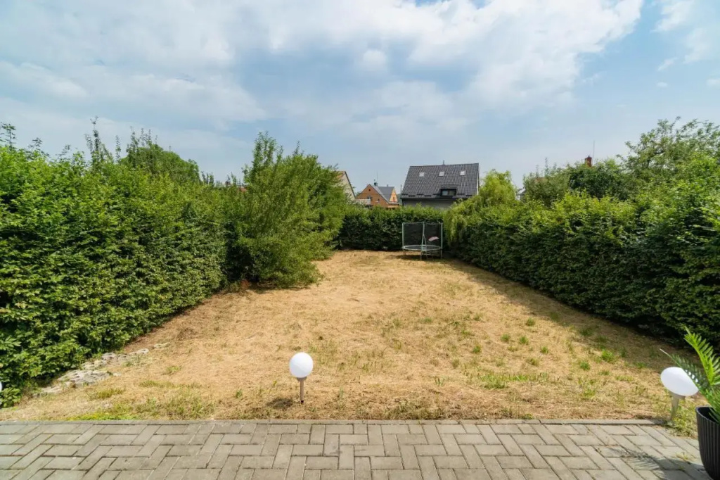 Spacious House 100m2 with Garden, Grill and Parking
