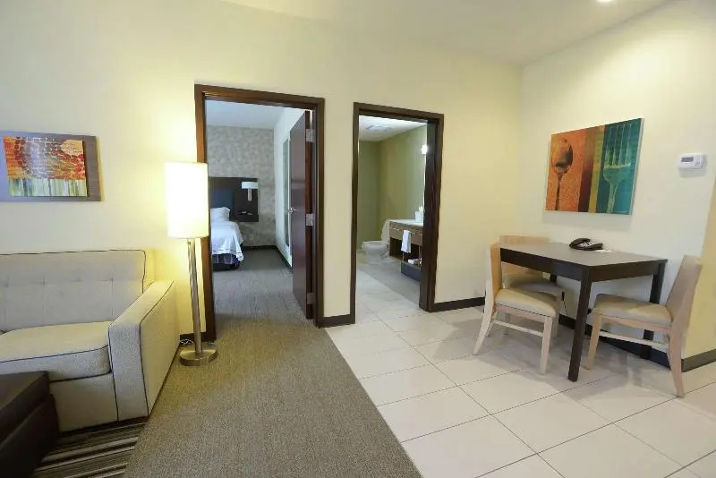 Home2Suites by Hilton Edmond - Chambres
