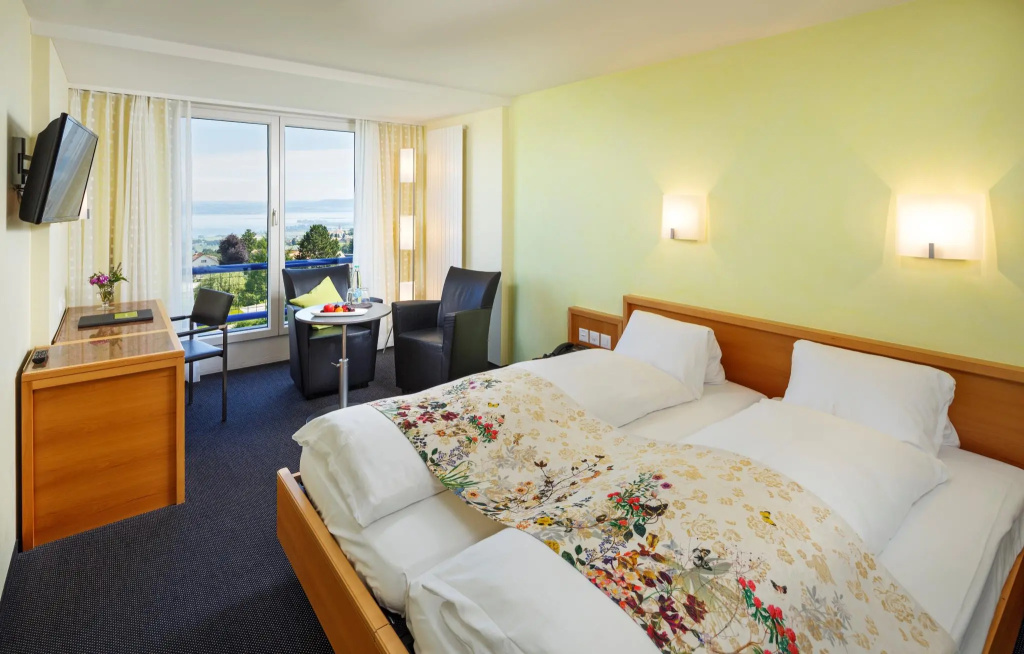 Superior Double room with lake view (twin beds)