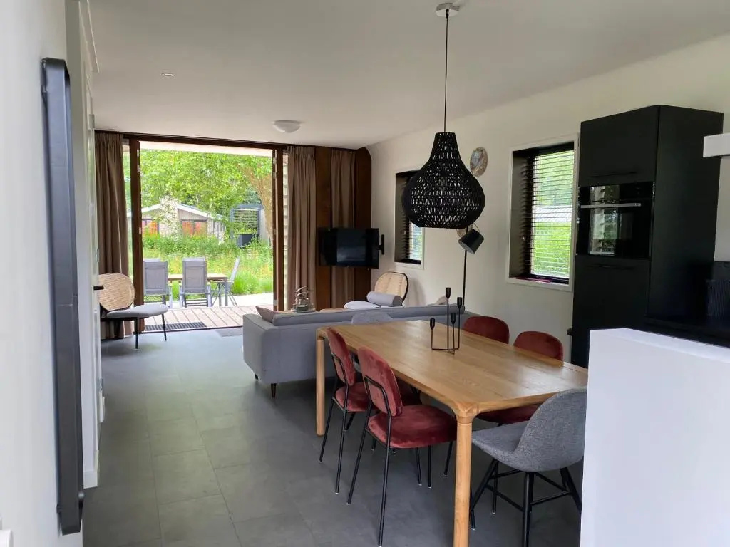 2 Bedrooms Chalet
