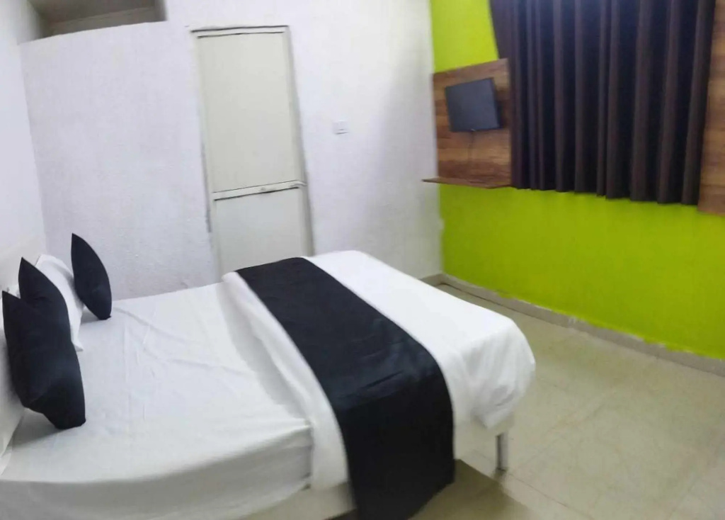 OYO 80597J Hotel Lotus Prime