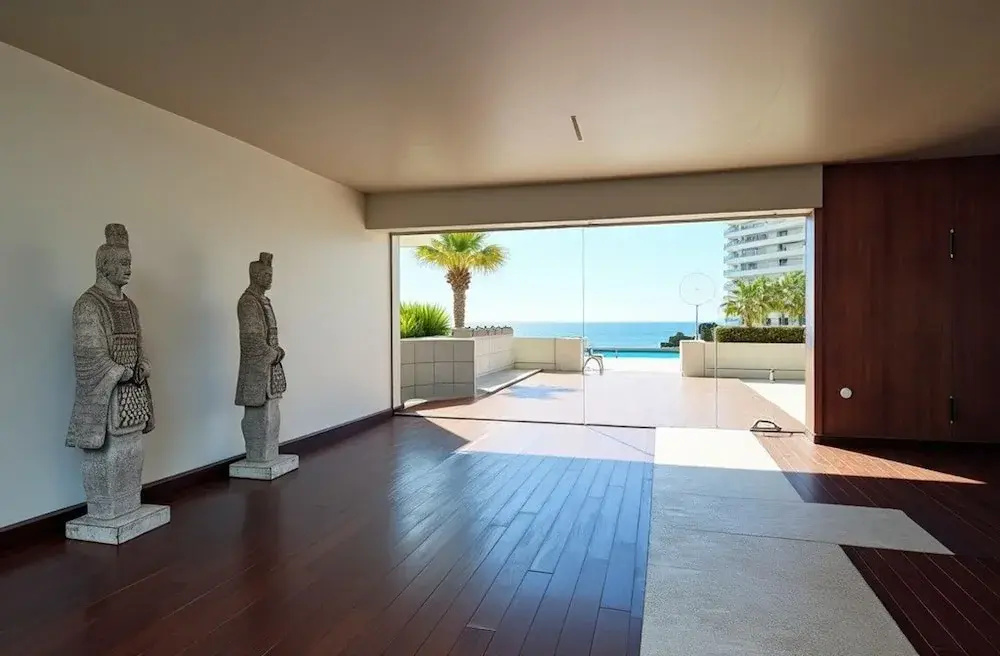 Eivissa Beachfront Gem - Modern 2BR Apartment