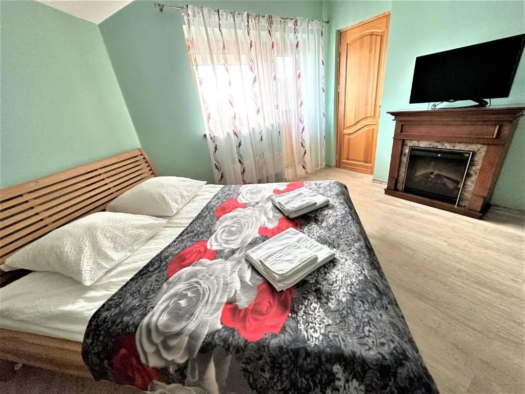 Standard Double room with balcony (full double bed)