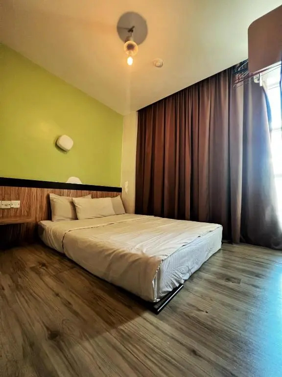 Deluxe Double room (full double bed)