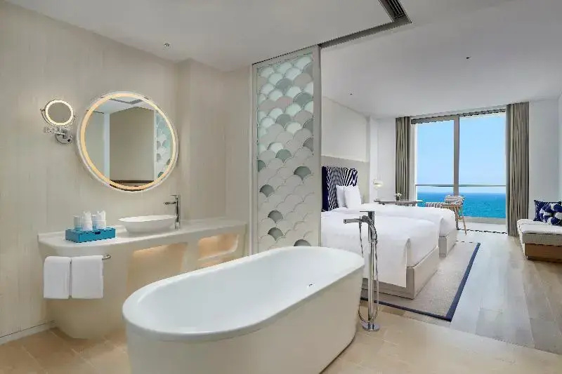 The Mermoon Resort Hainan Tufu Bay Tapestry by Hilton - фото 37