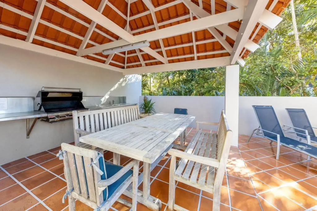 6 Parkshores Sunshine Location Location Location