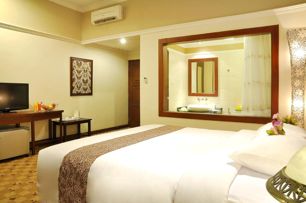Executive Double room (full double bed)