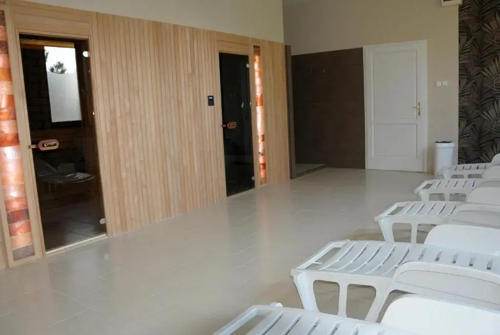 Hotel Imperial Gyogyszallo es Gyogyfurdo - фото 2