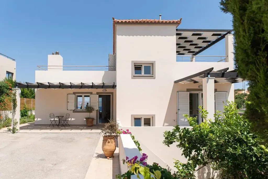 ELIDA -pool, billiard, views, 4min walk to the sea