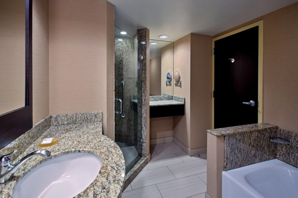 Crowne Plaza Lombard Downers Grove by IHG - Général