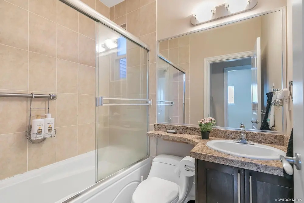 Bright 2 BR Private Suite by Elevate Rooms - фото 7