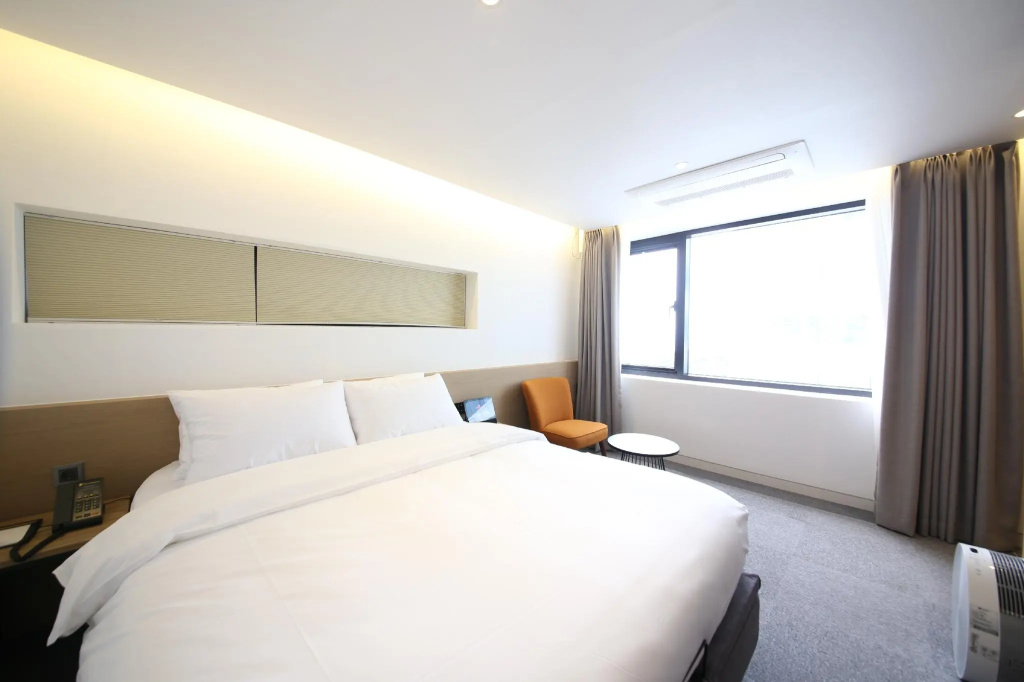 Superior Double room (full double bed)