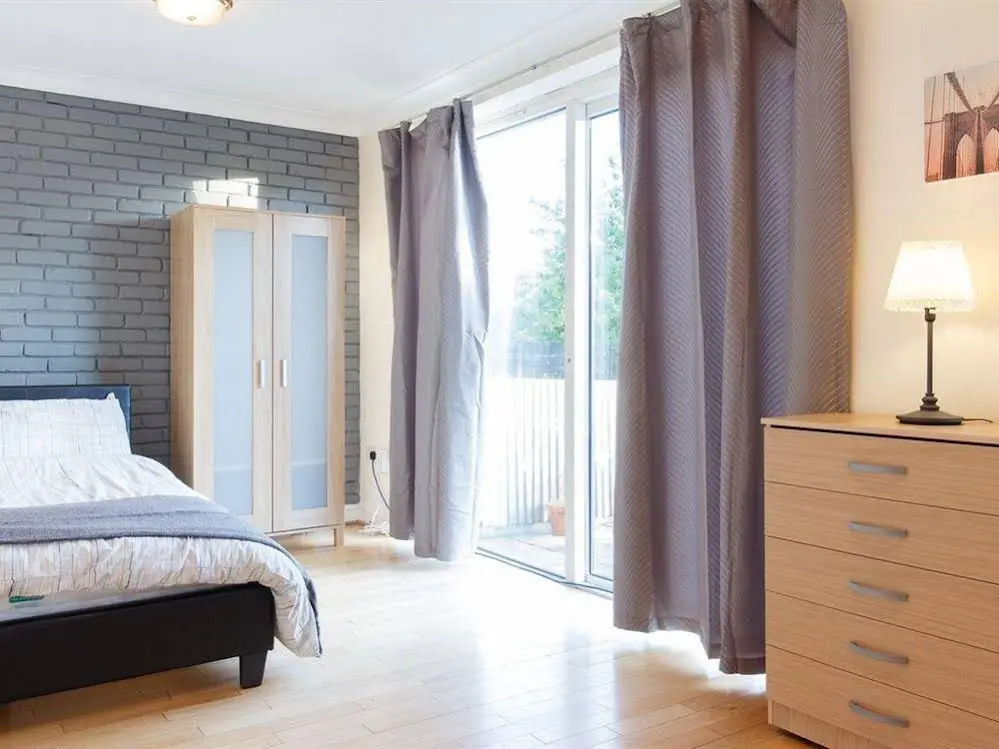 Stunning Room in West Harrow