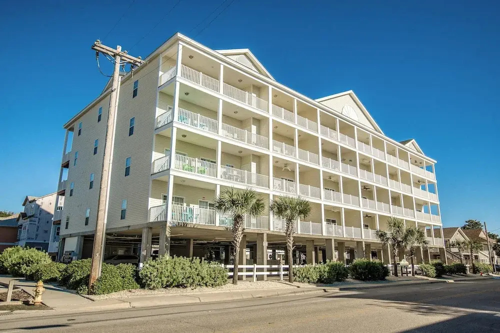 Coconut Grove - 403