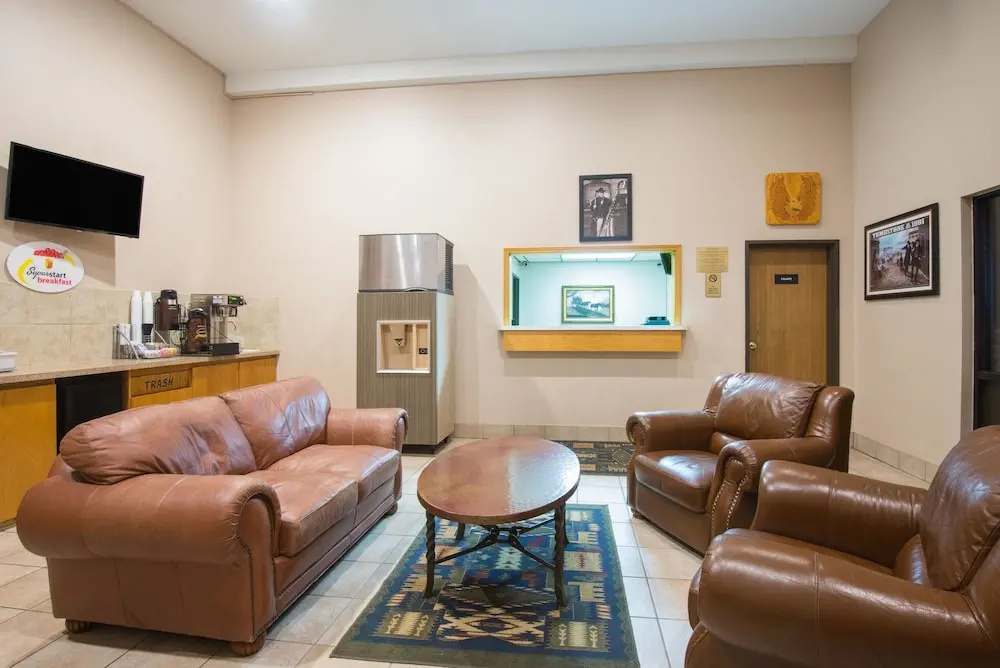 Lobby & Reception