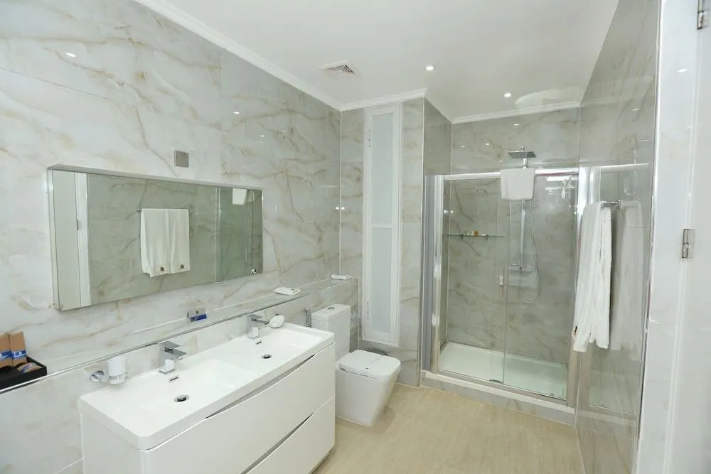 The Wells Carlton Hotel and Apartments - фото 8