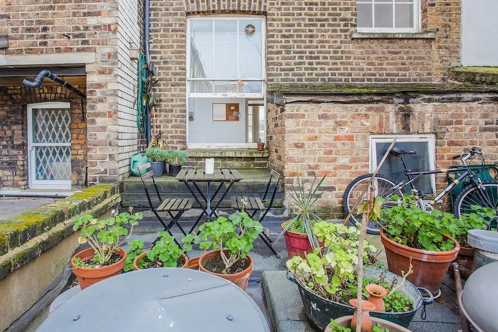 Central Spacious Studio Near Kensington Gardens