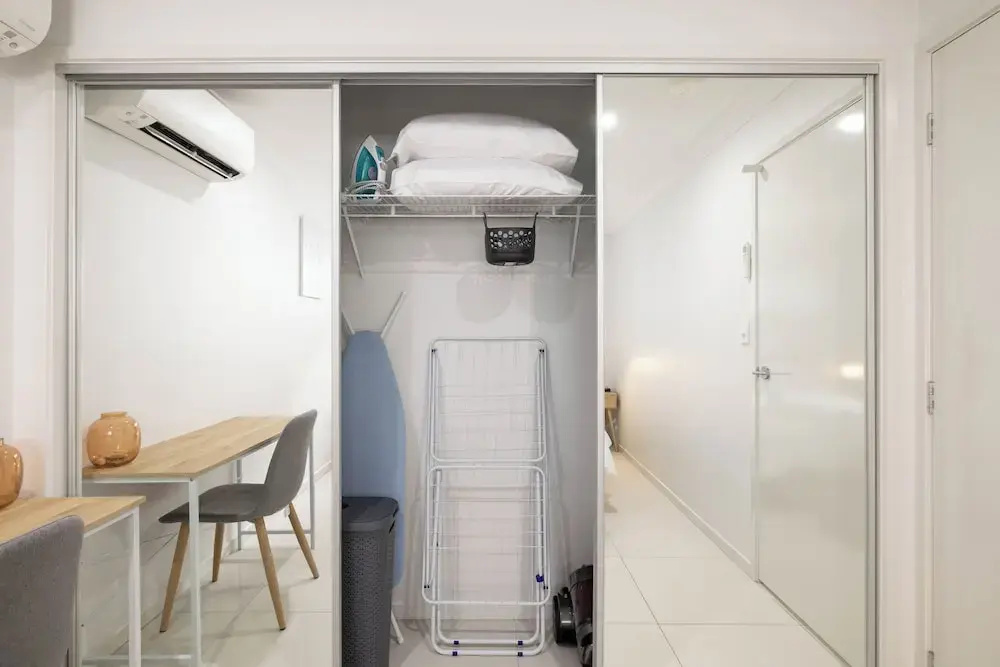 Smart Suites Self Check-in Apartments - 39A Freney