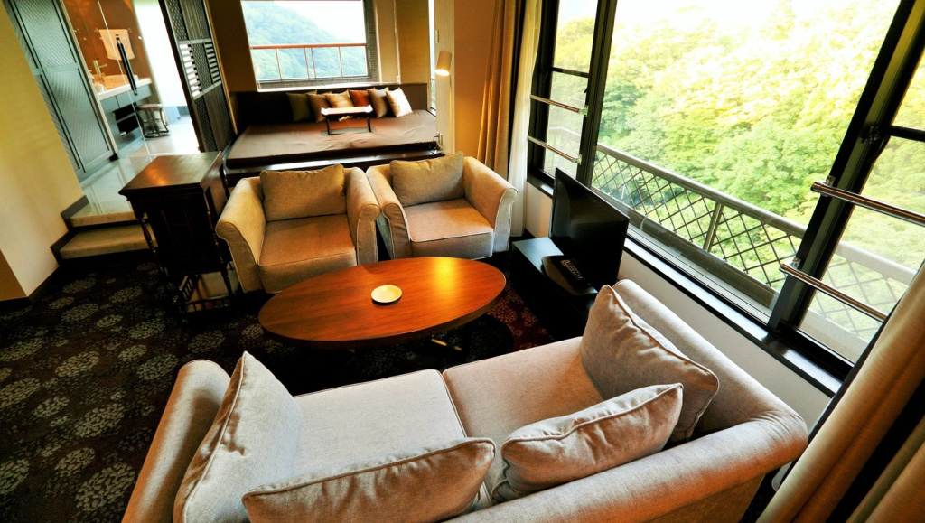 Suite with mountain view