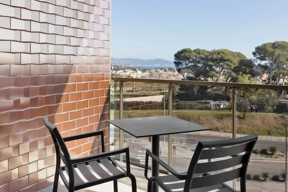 Balcony & Terrace