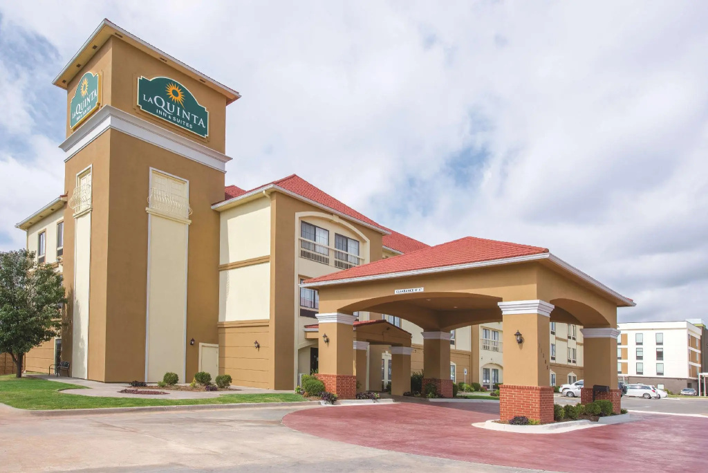 La Quinta Inn & Suites by Wyndham Oklahoma City -Yukon