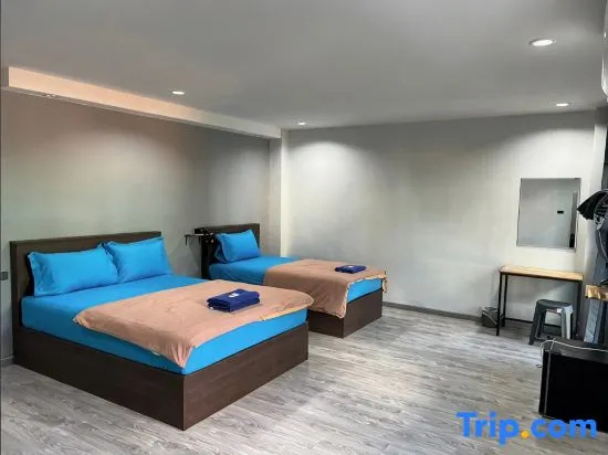 Standard Triple room with balcony
