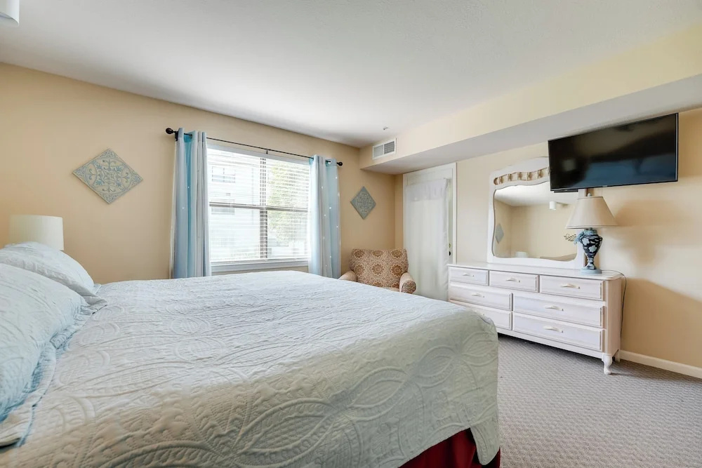 Branson Condo ~ 4 Miles to Museums & Attractions