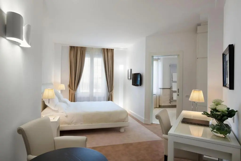 Deluxe Double room (full double bed)
