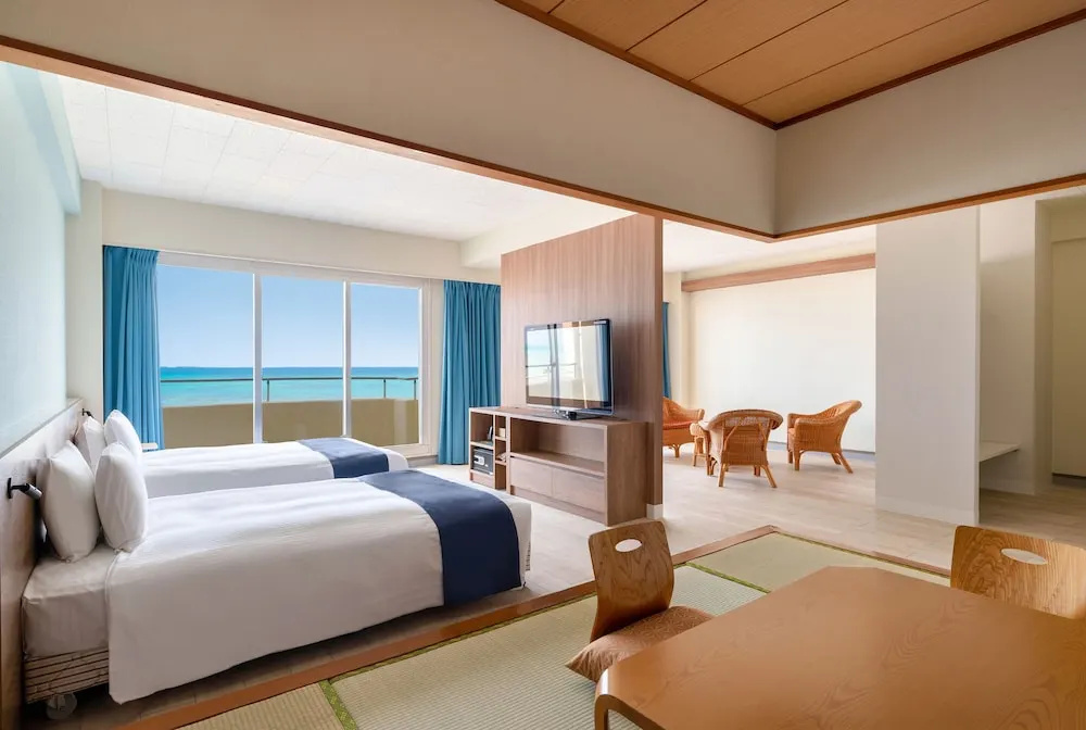 Suite with ocean view