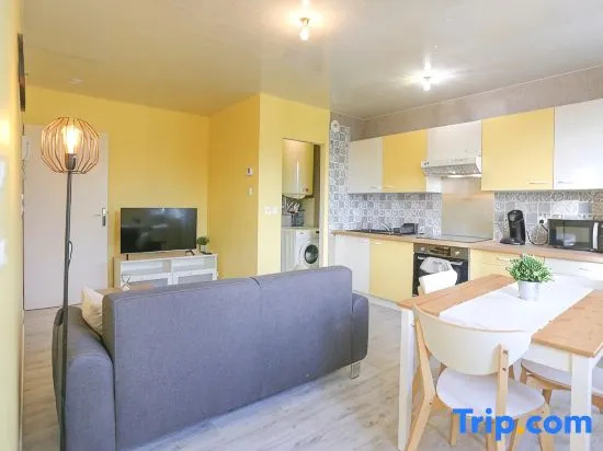Apartment with no overlooking neighbors near the city center