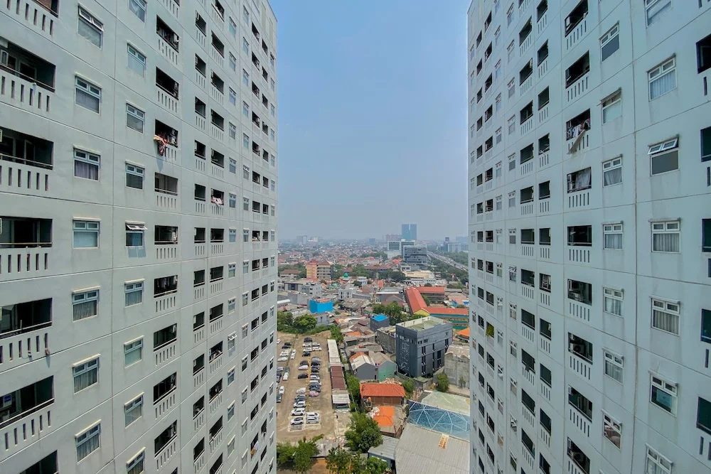 Comfort Living Studio At 20Th Floor Green Pramuka City Apartment