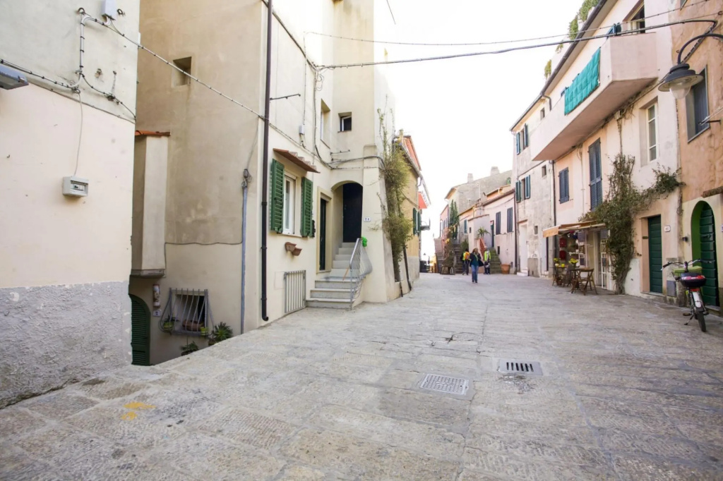 Peter Pan's Home characteristic apartment in the heart of Capoliveri-A CASA DI PETER PAN