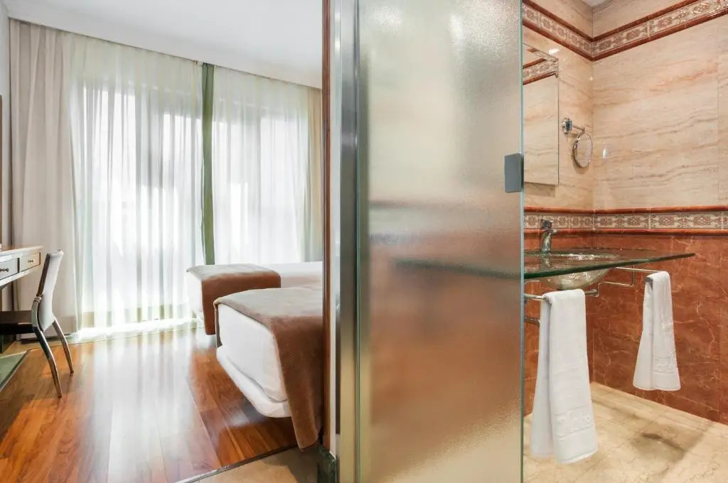 Standard Double room (twin beds)