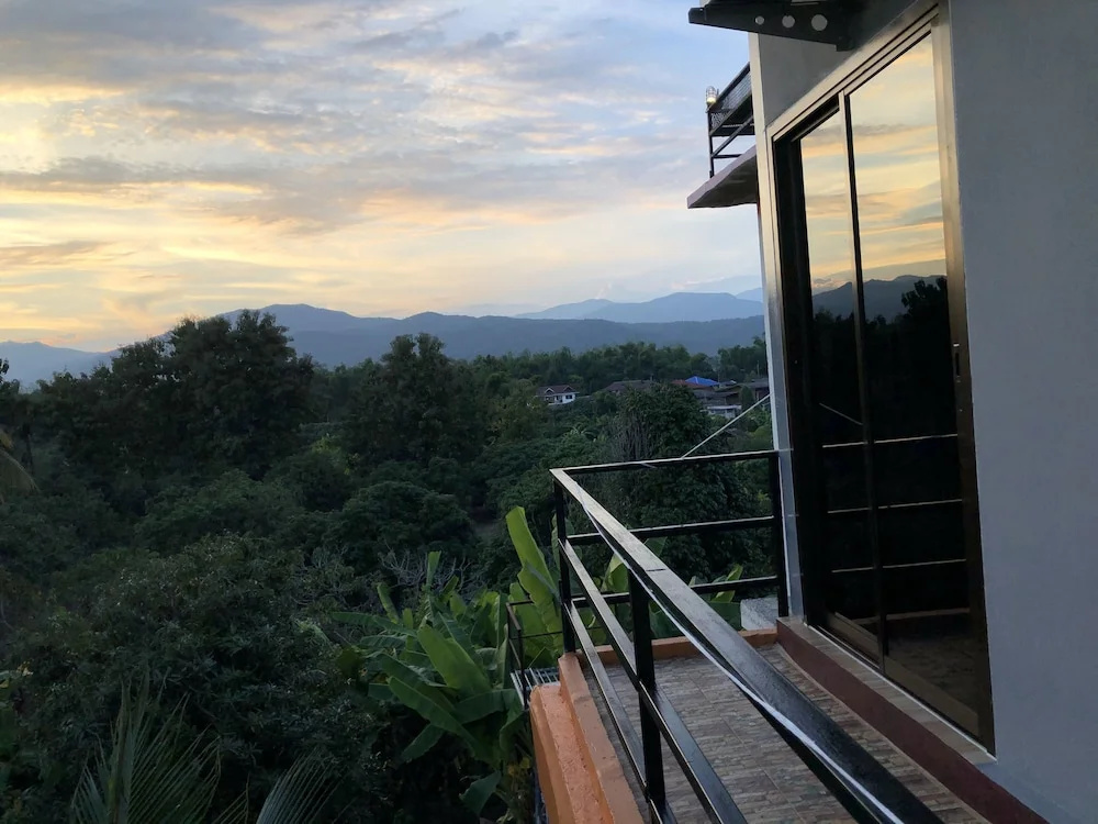 Standard room with mountain view